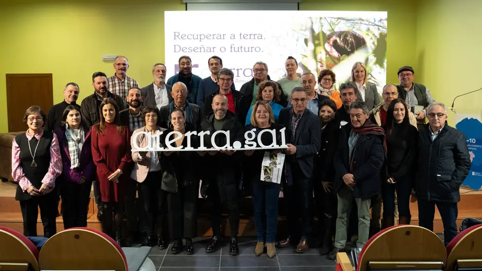 Asistentes &aacute; presentaci&oacute;n do programa programa de xesti&oacute;n de terras Aterra, en Sarreaus (Ourense).