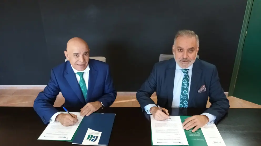 Jos&eacute; Antonio Seoane, presidente del Pol&iacute;gono de Bergondo, y Adolfo Campos, director de Fundaci&oacute;n Inade.