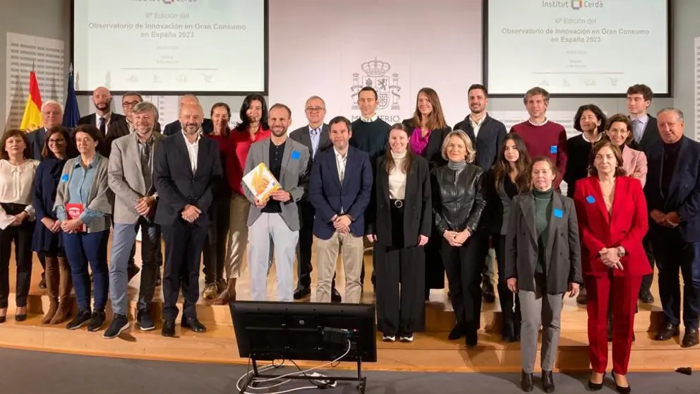 Representantes de las empresas reconocidas en la sexta edici&oacute;n del Observatorio de Innovaci&oacute;n en Gran Consumo, en la presentaci&oacute;n del mismo en Madrid.