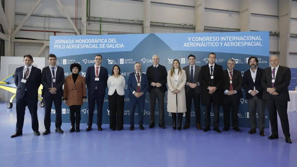 Foto de familia del V Congreso Internacional Aeron&aacute;utico y Aeroespacial.