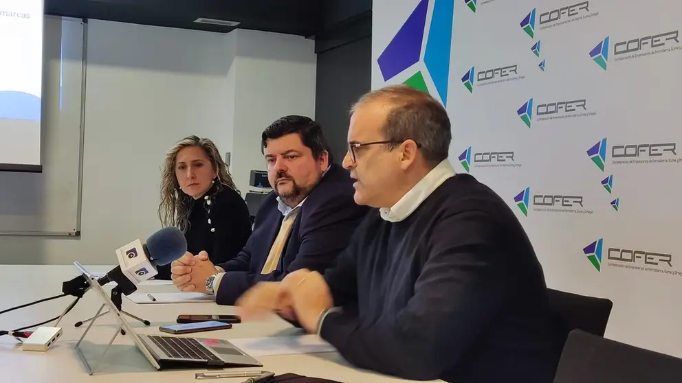Cofer present&oacute; el estudio socioecon&oacute;mico de las comarcas de Ferrol, Eume y Ortegal.