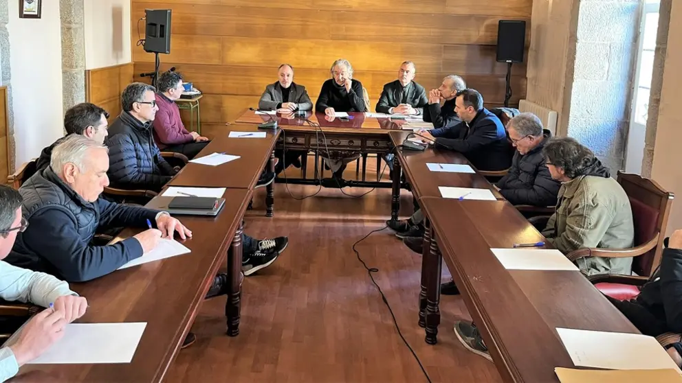 El delegado de la Zona Franca de Vigo se reuni&oacute; con el alcalde de Caldas de Reis y empresarios de la zona.