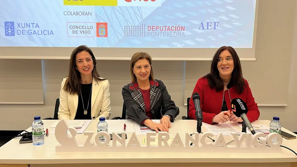 In&eacute;s Gonz&aacute;lez, directora general de Zona Franca; Elena Espinosa, concejala y teniente de alcalde en Vigo y Raquel Robledo, directora de FranquiAtl&aacute;ntico.