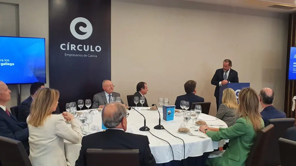 El presidente de ABANCA, Juan Carlos Escotet Rodr&iacute;guez, ha sido el invitado de una nueva edici&oacute;n de la Tribuna del C&iacute;rculo de Empresarios de Galicia.