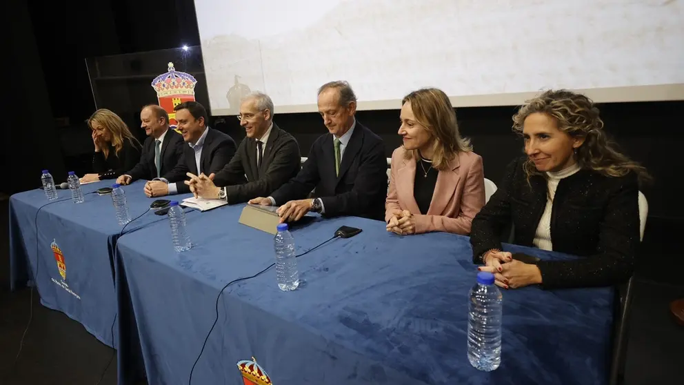 Rueda de prensa de directivos de Ence junto a autoridades para presentar los avances de su proyecto de bioplanta en As Pontes.