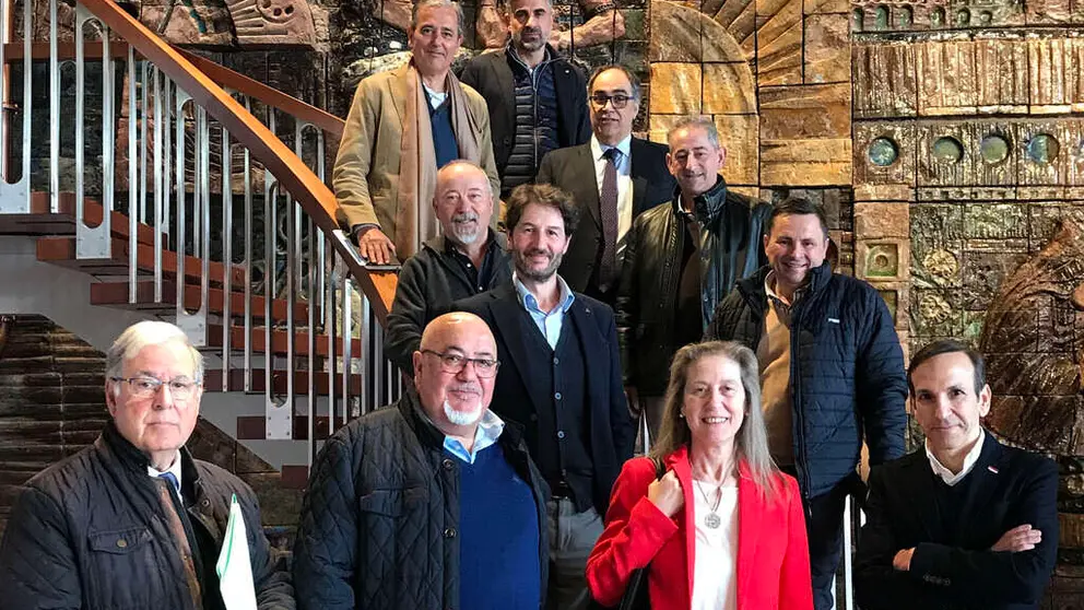 Asistentes &aacute; asemblea xeral de AGAMIN, celebrada na Coru&ntilde;a.