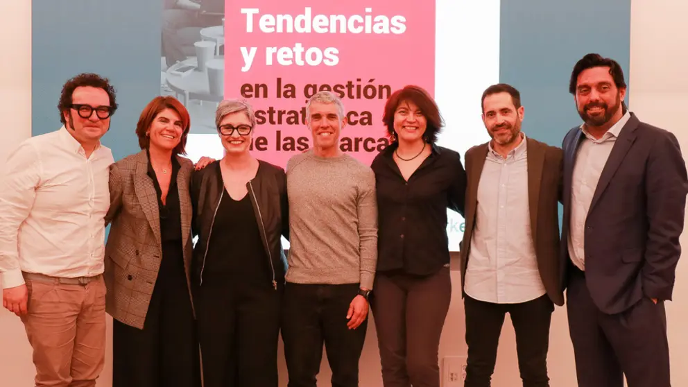 Chechu P&eacute;rez Seoane (Xunta de Galicia), B&aacute;rbara Scandella (AEBRAND), Pilar Dom&iacute;nguez (AEBRAND), Daniel Bembibre (AEBRAND), Tamara Pirojkova (FMRE) y Miguel Angel Fern&aacute;ndez (Grupo Nueva Pescanova) intervinieron en la jornada, celebrada en Nord&eacute;s Club Empresarial.
