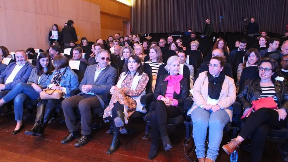 La conselleira de Promoci&oacute;n do Emprego e Igualdade (centro) en el acto de apertura del Polo de emprendimiento de Mondo&ntilde;edo.