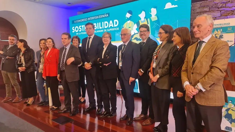 Autoridades en la inauguraci&oacute;n en Vigo del II Congreso de Interfish-Espa&ntilde;a.