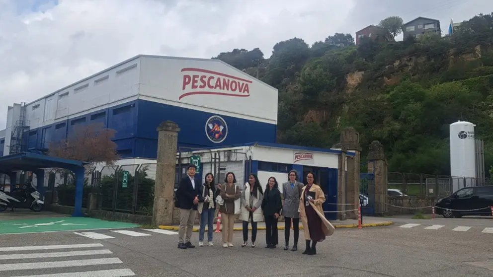 Los participantes en la misi&oacute;n comercial inversa en la visita a Nueva Pescanova.