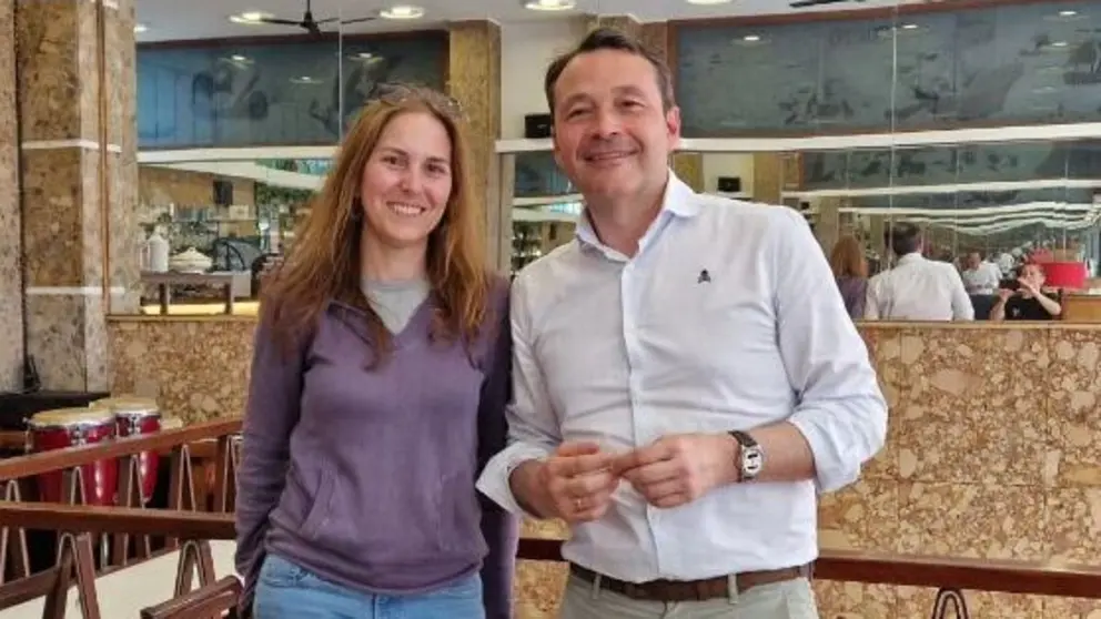 M&oacute;nica Sousa, directora ejecutiva de la Asociaci&oacute;n Portuguesa de Ge&oacute;logos y Pablo N&uacute;&ntilde;ez, delegado en Galicia del Colegio de Ge&oacute;logos.
