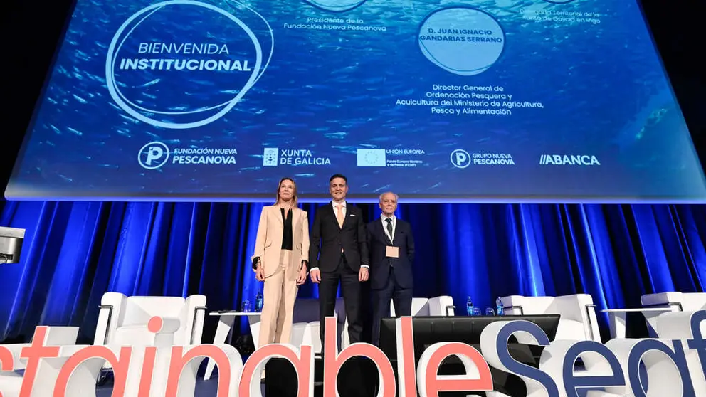 Marta Fern&aacute;ndez-Tapias, Juan&nbsp;Ignacio Gandarias y Jos&eacute; Mar&iacute;a Benavent, en la inauguraci&oacute;n del Foro Galicia de Sostenibilidad Global de los Productos del Mar.