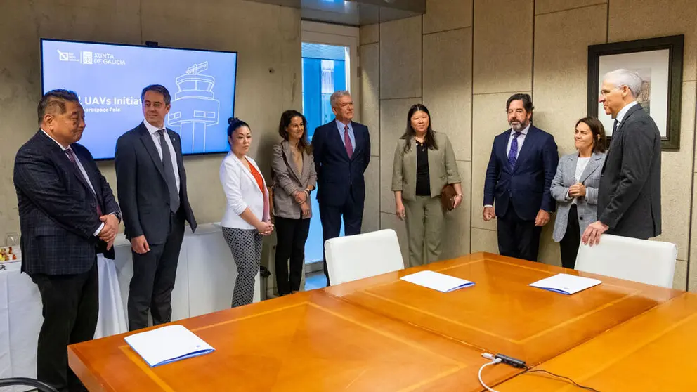 El vicepresidente primero de la Xunta mantuvo un encuentro con directivos de Boeing./X.CRESPO.