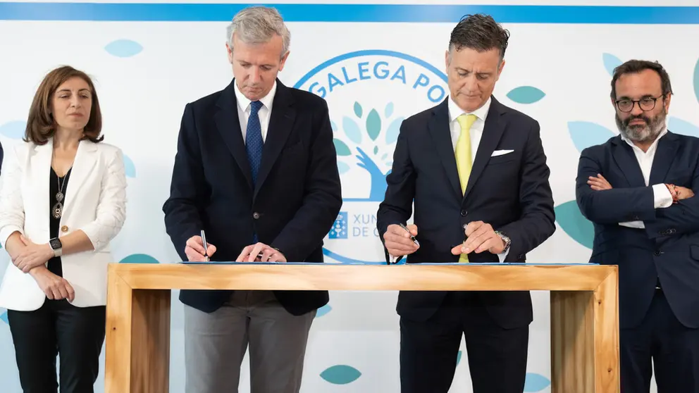 Firma Adhesi&oacute;n Grupo Nueva Pescanova Alianza Galega polo Clima.