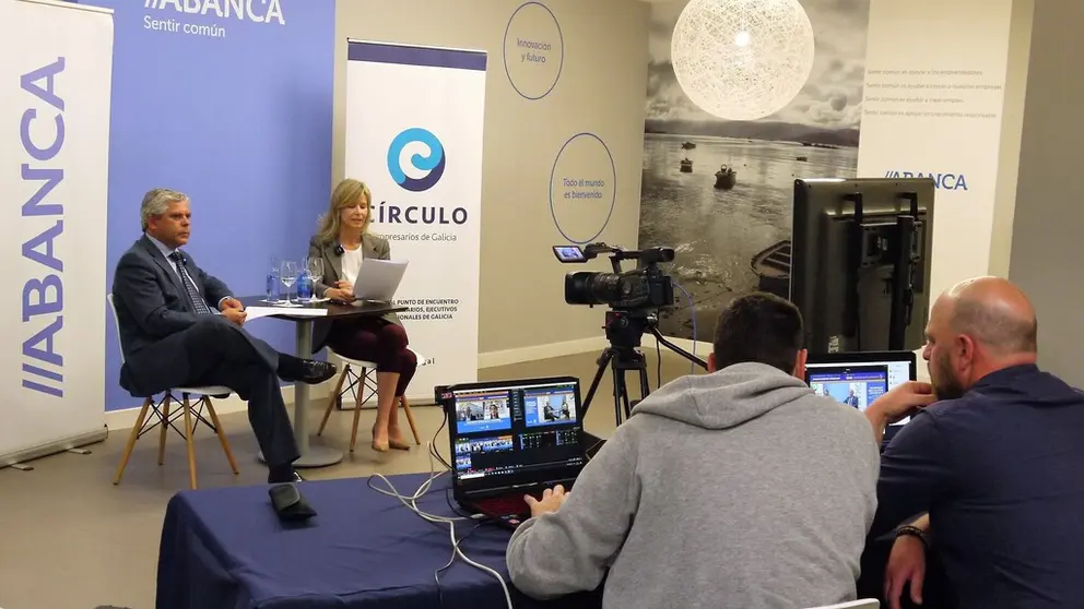 Jos&eacute; Manuel Nogueira, de Abanca, y Mar&iacute;a Borras, de C&iacute;rculo de Empresarios de Galicia, presentaron la jornada dedicada a las patentes y la propiedad intelectual.