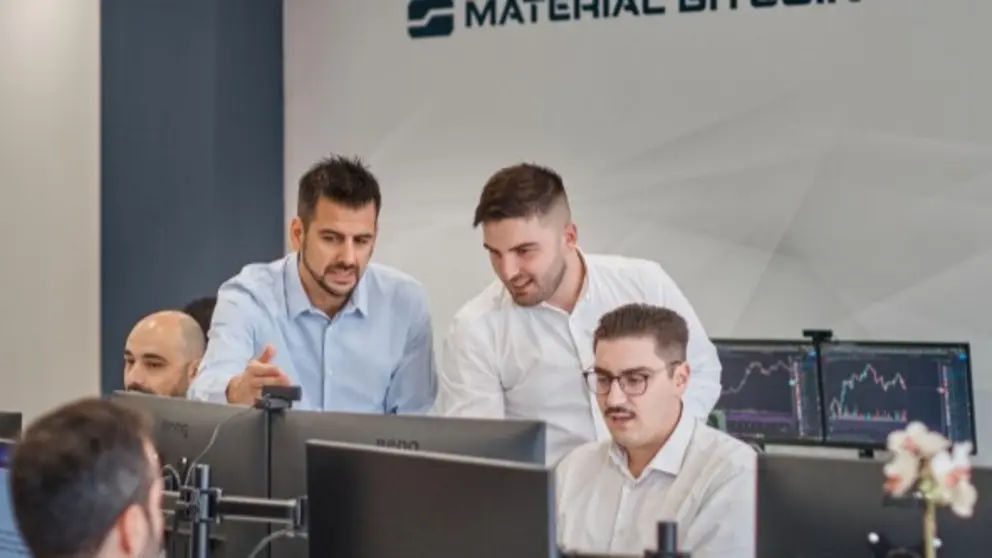 Parte del equipo de Material Bitcoin.