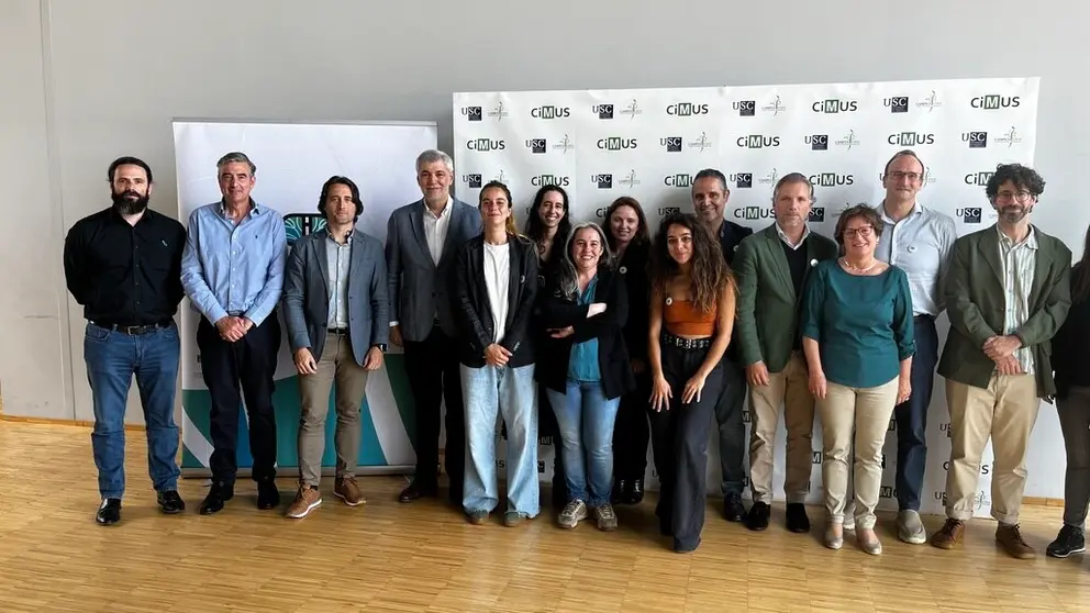 Equipo de gesti&oacute;n de DATAlife y representantes de las entidades asociadas.