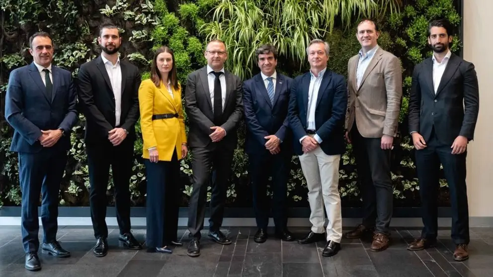Firma del acuerdo entre Repsol,  &Oslash;rsted y la Autoridad Portuaria de A Coru&ntilde;a
