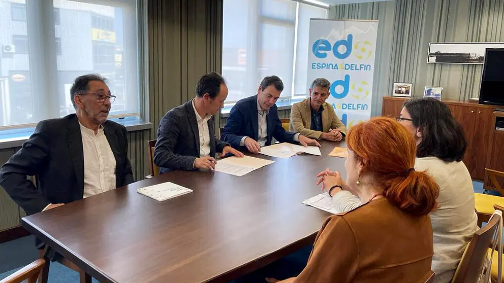 Espina & Delf&iacute;n y el IES As Fonti&ntilde;as firmaron un convenio de colaboraci&oacute;n para que los estudiantes de FP dual puedan adquirir experiencia.