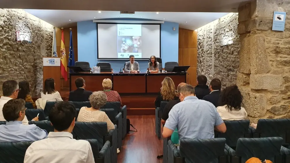 La jornada sobre los planes de salud en la empresa tuvo lugar en la sede de la CEG en Santiago.
