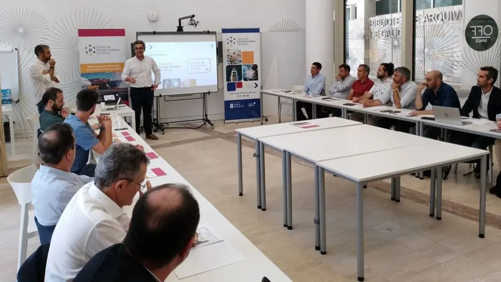 Reuni&oacute;n entre representantes del Cl&uacute;ster del Ecommerce de Galicia junto con el Cl&uacute;ster de la Funci&oacute;n Log&iacute;stica.