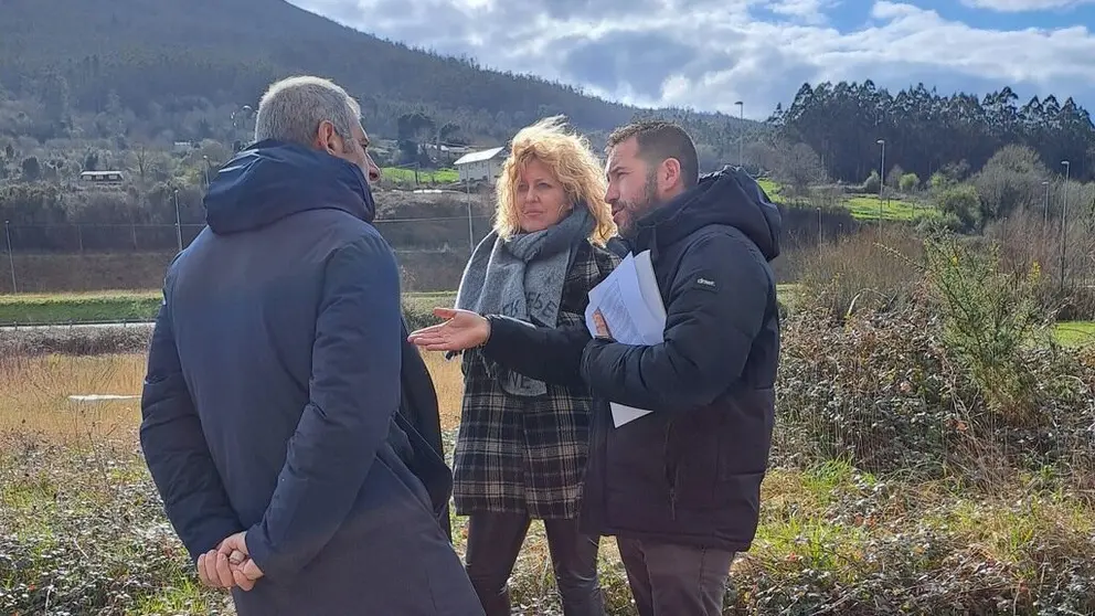 La gerente de SEA, Beatriz Sestayo, en una visita al parque empresarial de Mondo&ntilde;edo.