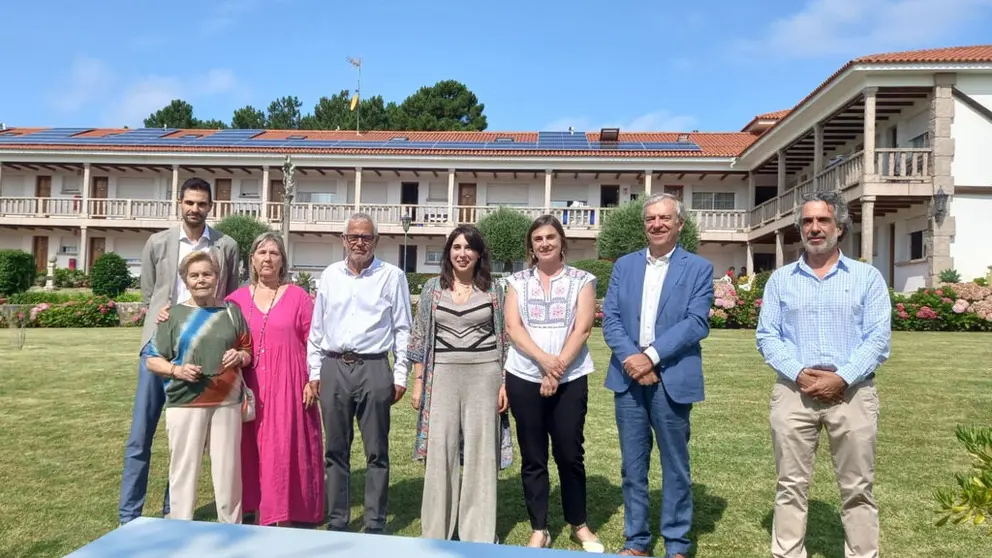 A conselleira de Econom&iacute;a, Industria e Innovaci&oacute;n, Mar&iacute;a Jes&uacute;s Lorenzana, asinou hoxe un convenio de colaboraci&oacute;n coa Uni&oacute;n Espa&ntilde;ola Fotovoltaica (UNEF) en el Hotel Cabicastro de Sanxenxo.