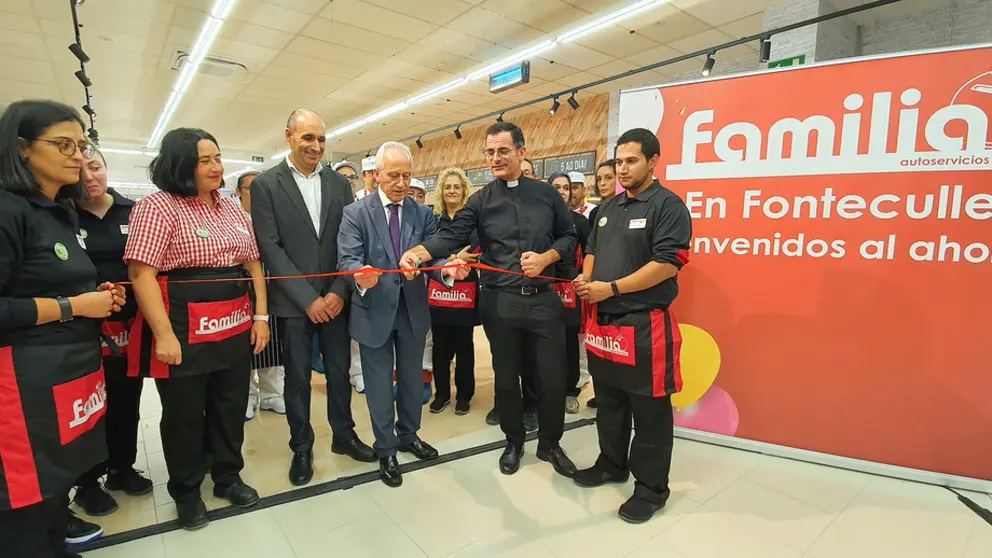 Inauguraci&oacute;n del nuevo Autoservicios Familia en Culleredo.