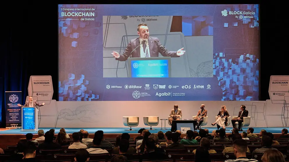 El decano del COETTGA interviene en la apertura del el I Congreso Internacional de Blockchain de Galicia./XAIME CORTIZO.