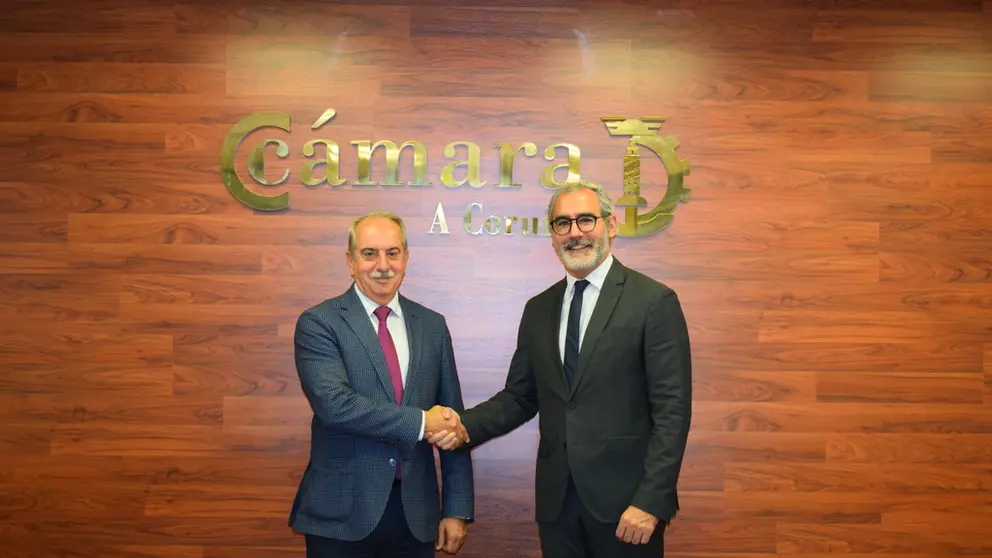 Antonio Couceiro, presidente de la C&aacute;mara de Comercio de A Coru&ntilde;a y Manuel Heredia, director xeral de Comercio e Consumo de la Xunta de Galicia.