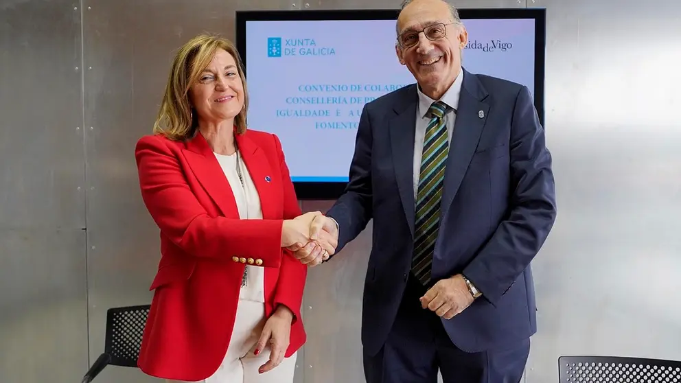 A conselleira de Promoci&oacute;n do Emprego e Igualdade, Elena Rivo, e o reitor da Universidade de Vigo, Manuel Reigosa.