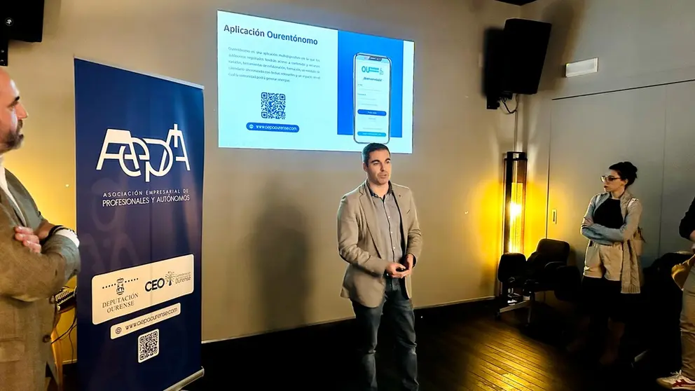 Presentaci&oacute;n de la aplicaci&oacute;n Ourent&oacute;metro en Ourense.