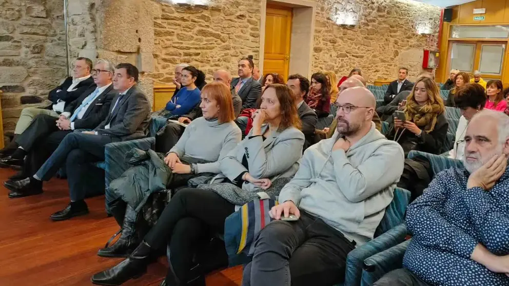 P&uacute;blico asistente a la jornada sobre fiscalidad celebrada en la sede de la CEG en Santiago.
