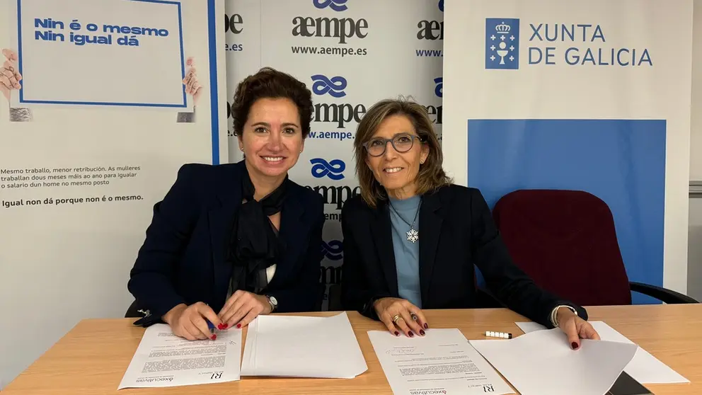 Mar&iacute;a Beatriz Lorenzo, CEO y fundadora de Real
Impact,, y Carla Reyes Uschinsky, presidenta de
Executivas de Galicia.