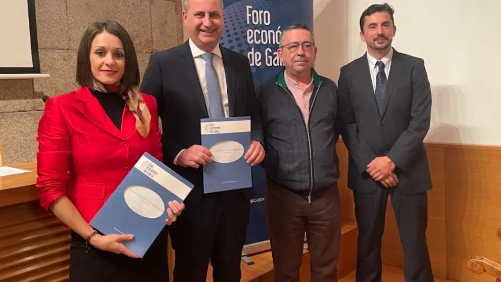Luc&iacute;a Ferreira, xerente Foro Econ&oacute;mico de Galicia, Jos&eacute; Manuel Andrade, director da Fundaci&oacute;n Juana de Vega, Edelmiro L&oacute;pez Iglesias, membro do Foro Econ&oacute;mico de Galicia e coordinador Xornadas Vasal de Arm&aacute;n, Alfonso Ribas, director de Innovaci&oacute;n Fundaci&oacute;n Juana de Vega