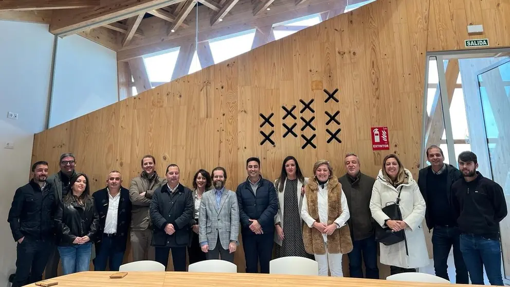 Junta directiva del Cl&uacute;ster da Madeira e o Dese&ntilde;o de Galicia.