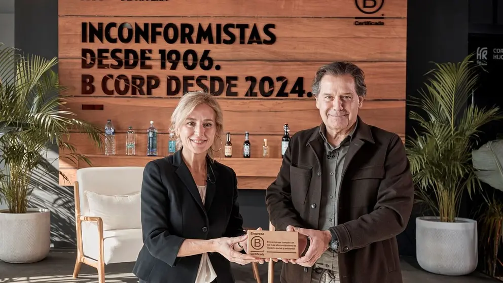 Bel&eacute;n Viloria, directora ejecutiva de B Lab Spain, e Ignacio Rivera, presidente ejecutivo de Corporaci&oacute;n Hijos de Rivera.