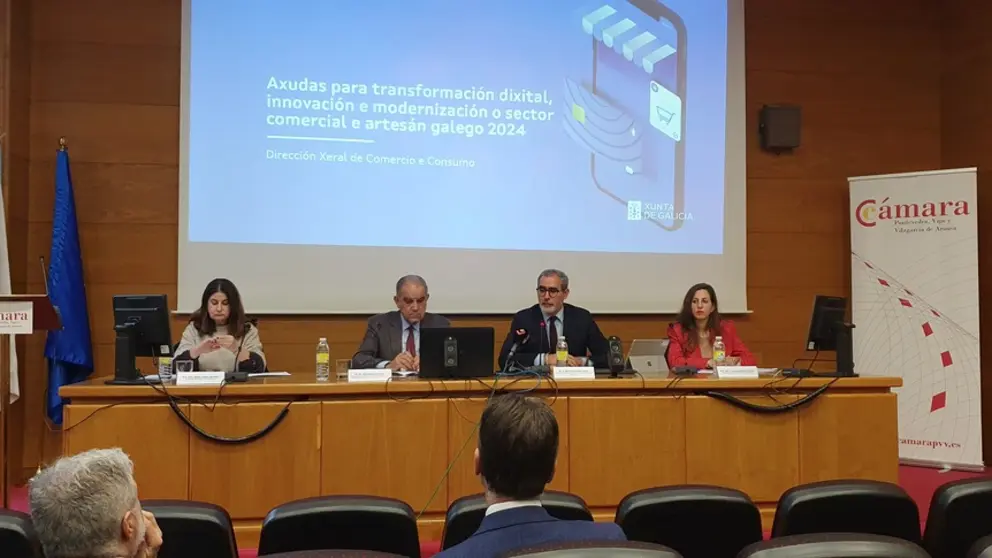 Jornada informativa orgganziada por la CCPVV sobre las ayudas para la transformaci&oacute;n digital del sector comercial gallego.