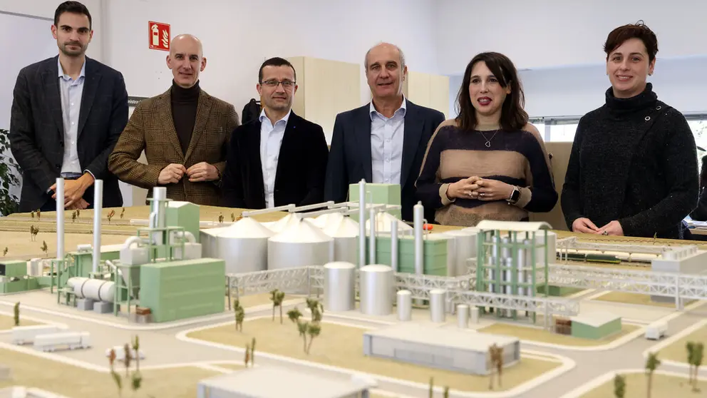 La conselleira de Econom&iacute;a, Industria e Innovaci&oacute;n en funciones, Mar&iacute;a Jes&uacute;s Lorenzana, visit&oacute; las instalaciones de Bioetanol Galicia, de Vertex Bioenergy.
