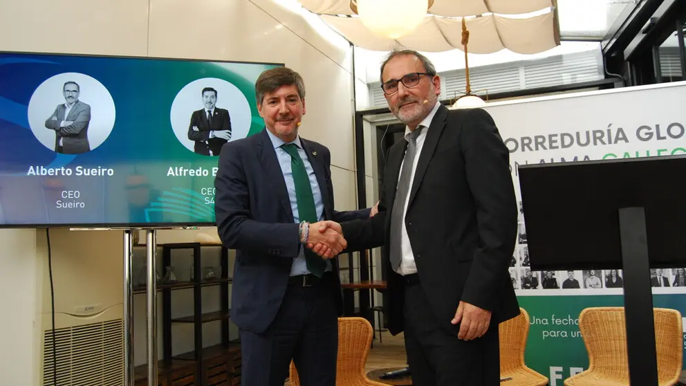 Alfredo Blanco y Alberto Sueiro han firmado el acuerdo de fusi&oacute;n entre las corredur&iacute;as S4 y Sueiro.