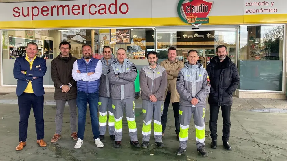 Personal del nuevo Claudio Express de Ferrol.