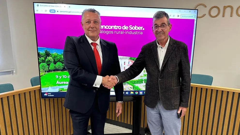 O presidente do Consello Reitor de Cesuga, Venancio Salcines, e o alcalde de Sober, Luis Fern&aacute;ndez, presentaron "O encontro de Sober".