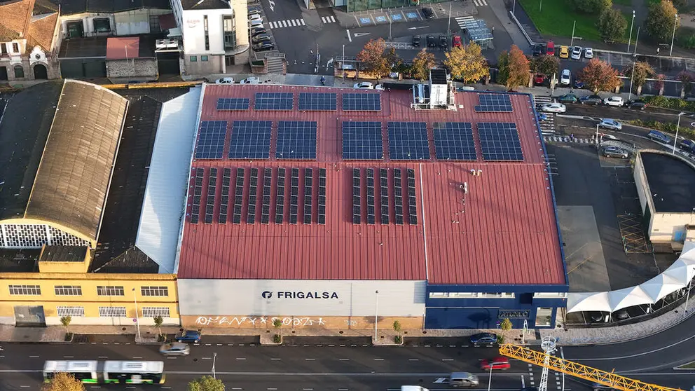 Voltfer instal&oacute; para Frigalsa m&aacute;s de 400 paneles solares en su centro log&iacute;stico de Beiramar.