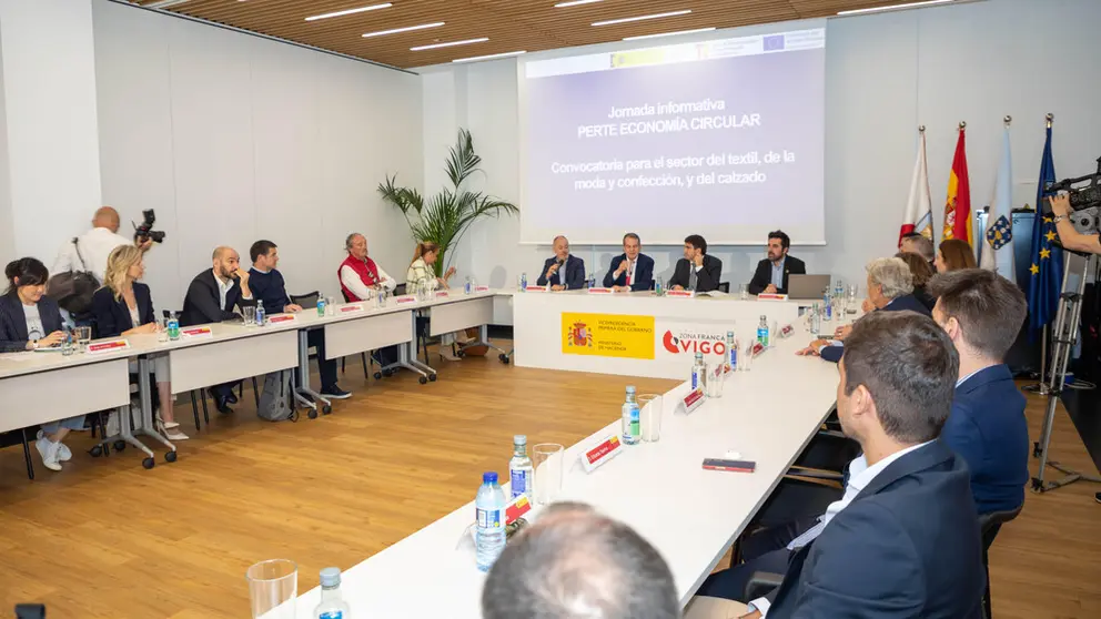 El comisionado del Estado para el Perte de la econom&iacute;a circular present&oacute; en Vigo la l&iacute;nea de ayudas al sector textil.