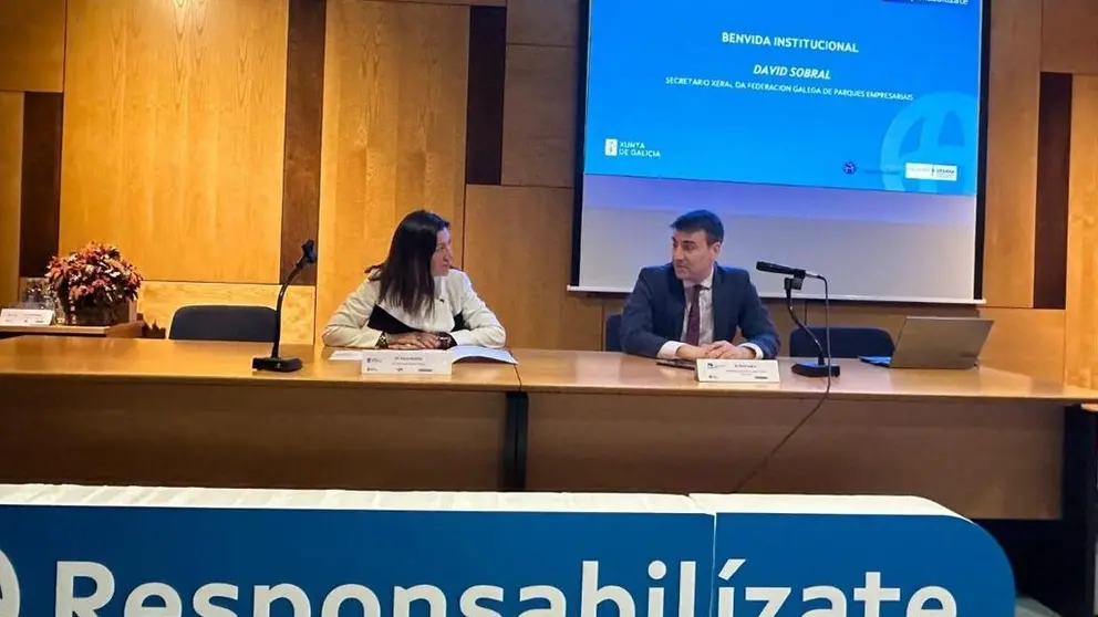 La directora xeral de Relaci&oacute;ns Laborais, Elena Mancha, y el secretario general de Fegape, David Sobra, en la presentaci&oacute;n de Responsabil&iacute;zate 2024./CEDIDA.
