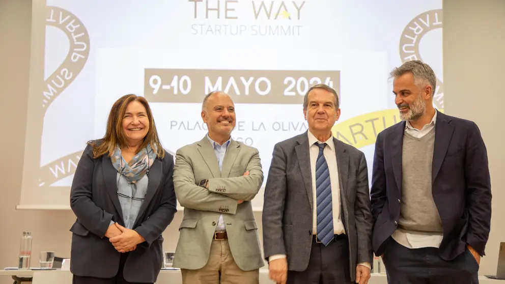 Abel Caballero, alcalde de Vigo; David Regades, delegado de la Zona Franca de Vigo; Ana Ortiz, delegada de la Xunta de Galicia en Vigo; y Lalo Garc&iacute;a, director de The Way Startup Summit.